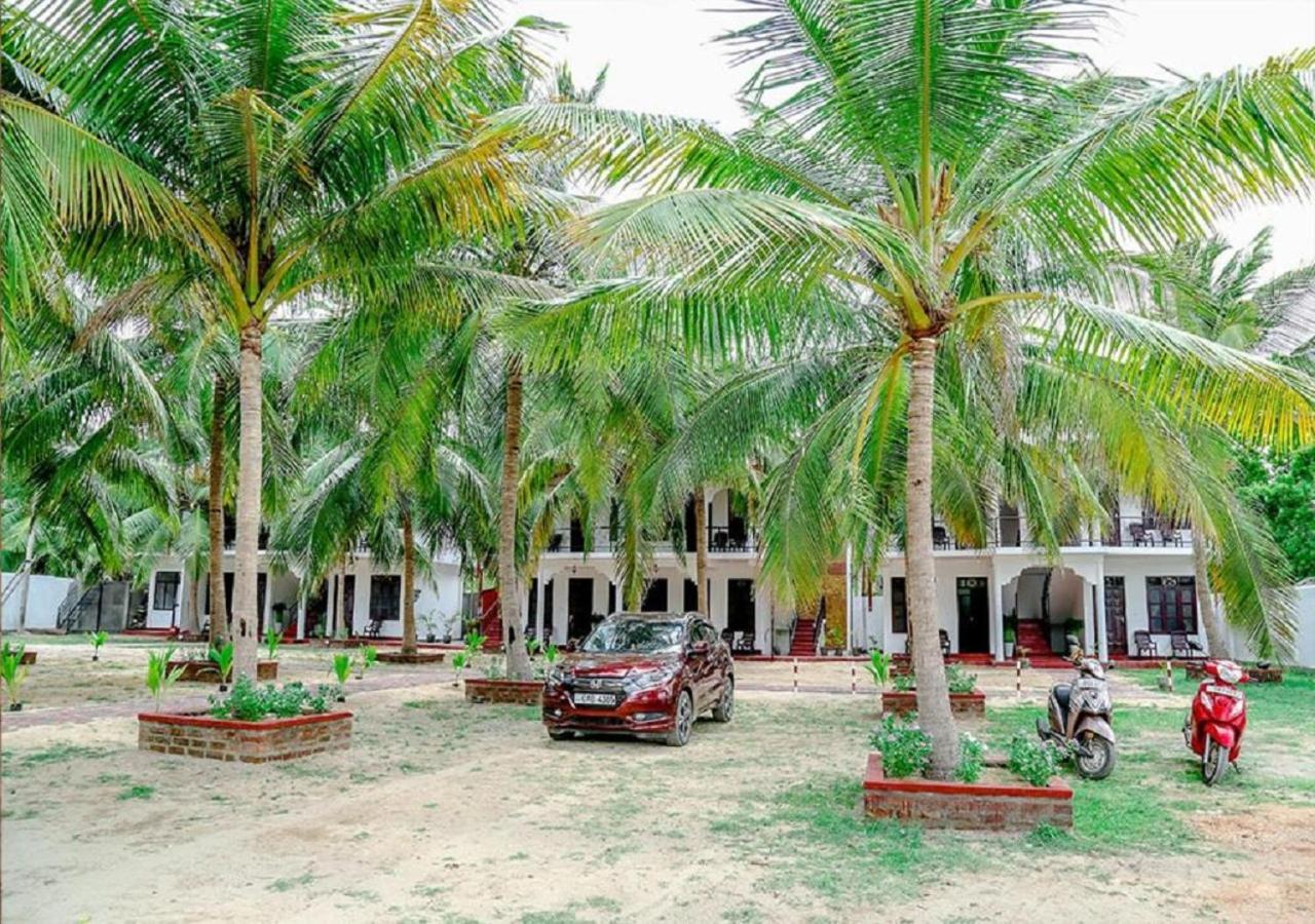 Crescent Sea Resort Nilaveli Exteriér fotografie
